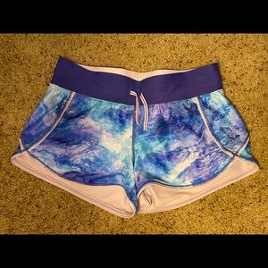 Selling daughters Ivivva that she has outgrown.